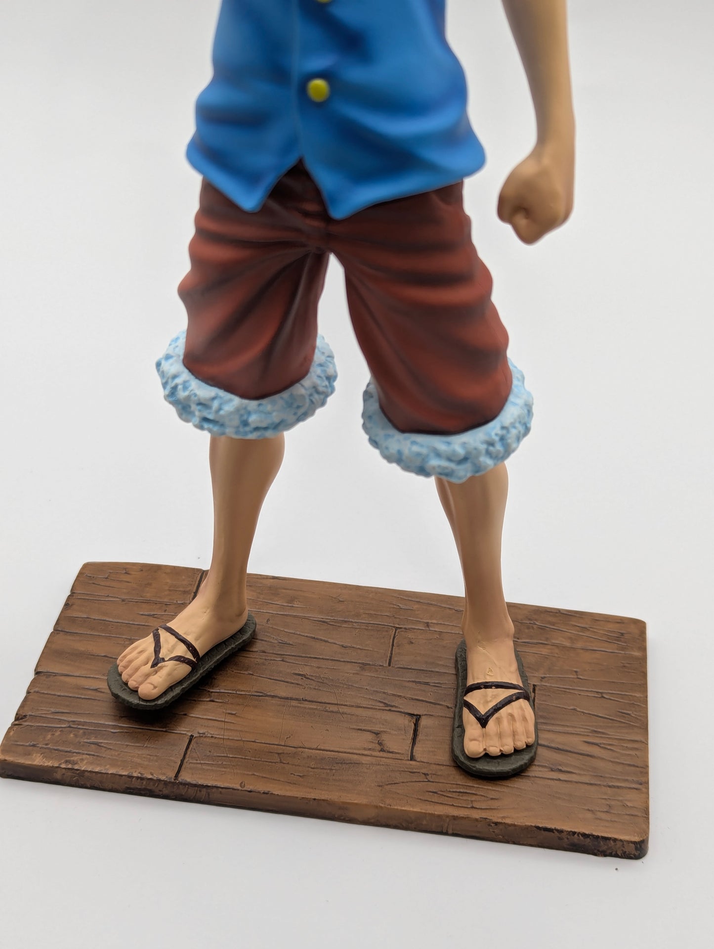 Figurine Luffy Undercover 23 cm