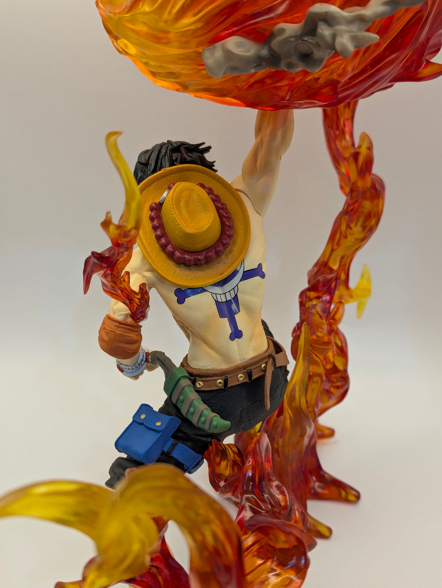 Figurine ACE Boule de Feu - One Piece  (25 cm)