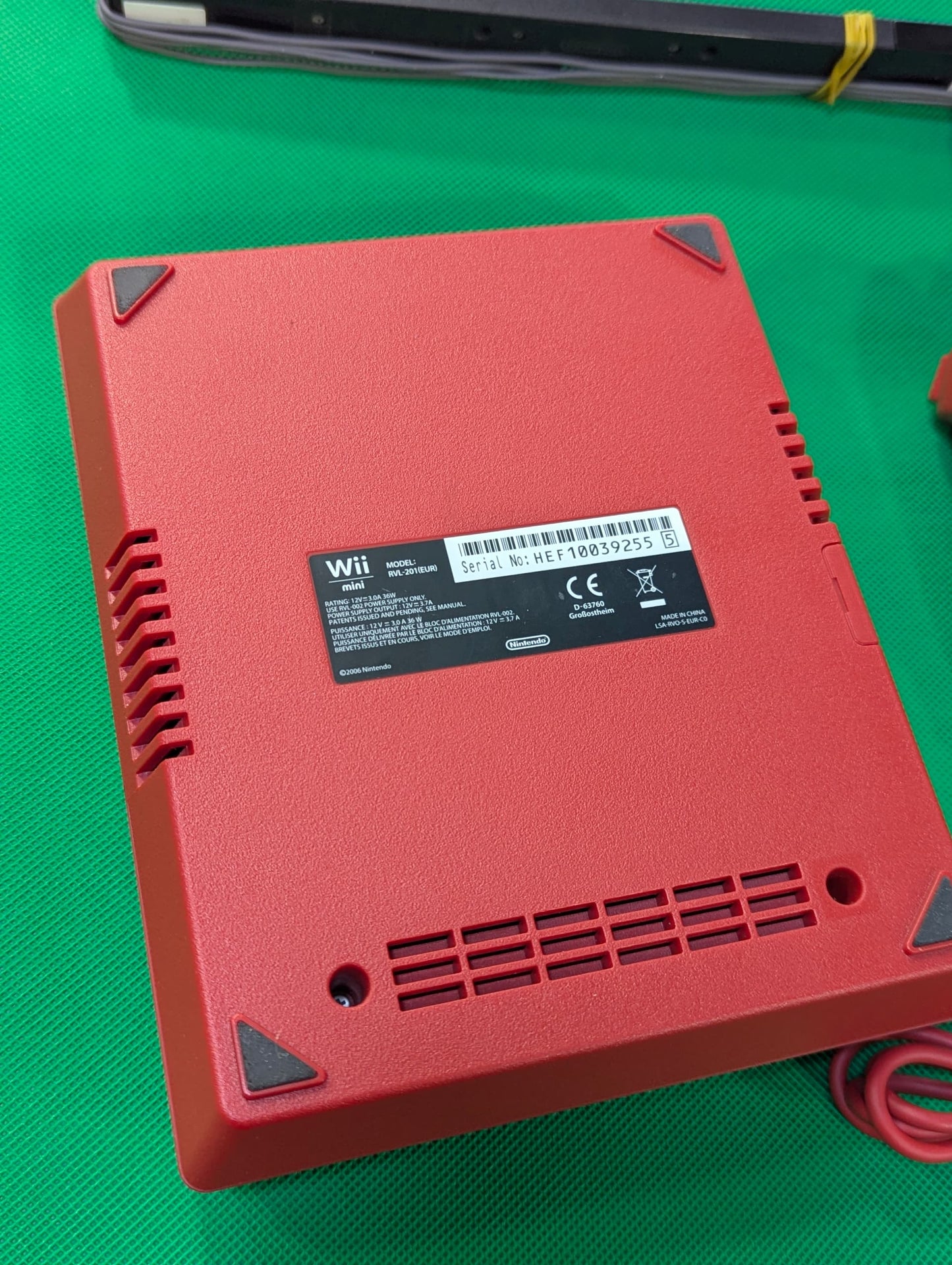 Console Nintendo WII MINI Rouge Non Flashé