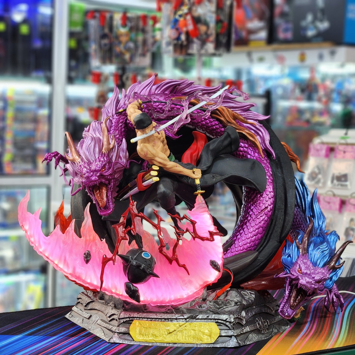 Figurine -One Piece- Dragon
Roronoa Zoro 36cm x 47cm