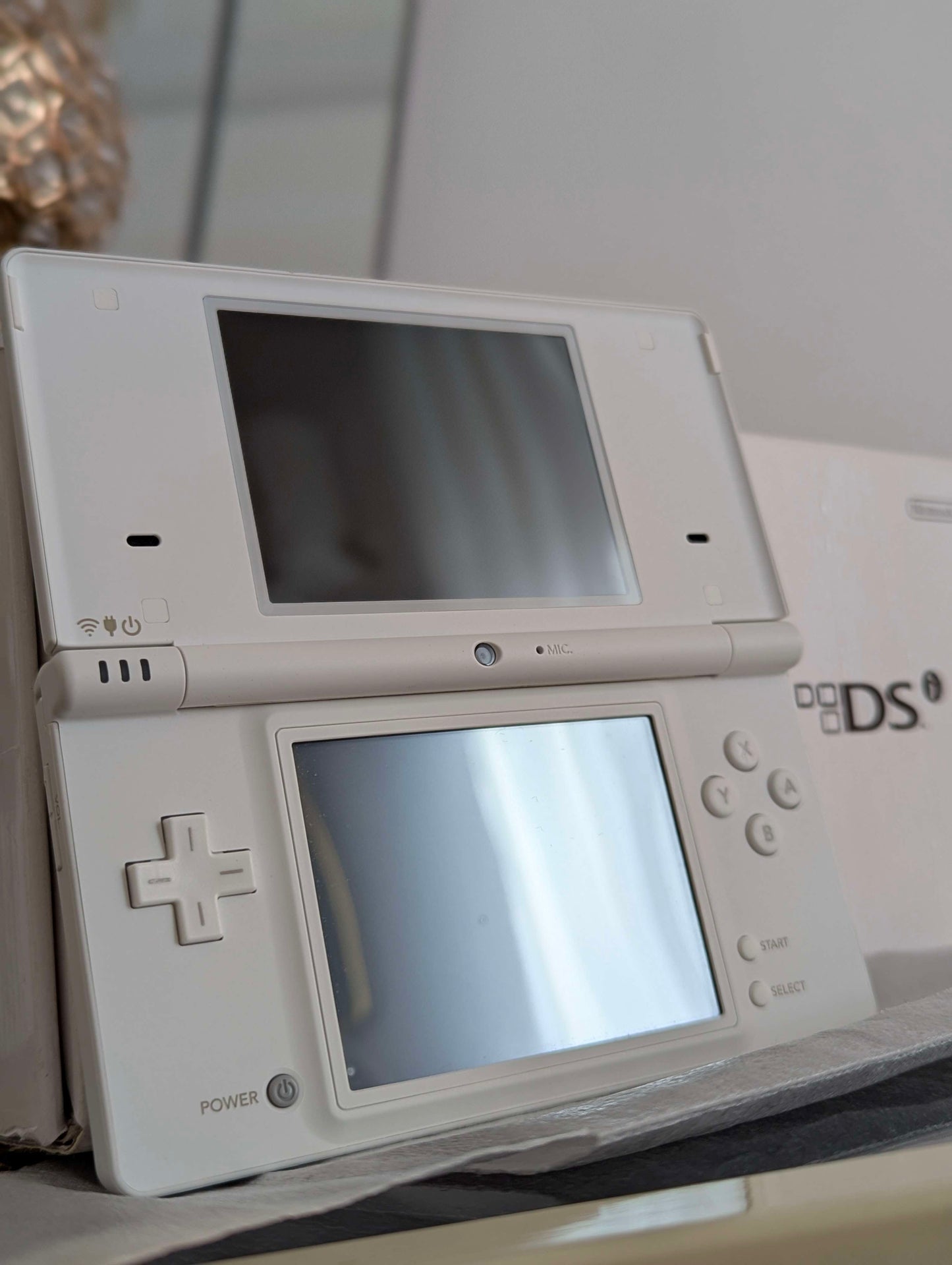 Nintendo DSi Blanche Flashée + Jeux (Neuf)