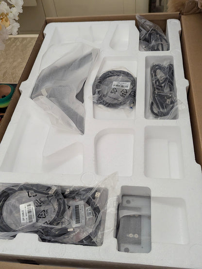 Ecran GIGABYTE M28U Moniteur de jeu 28" 4K UHD - 3840 x 2160, 144Hz, 1ms