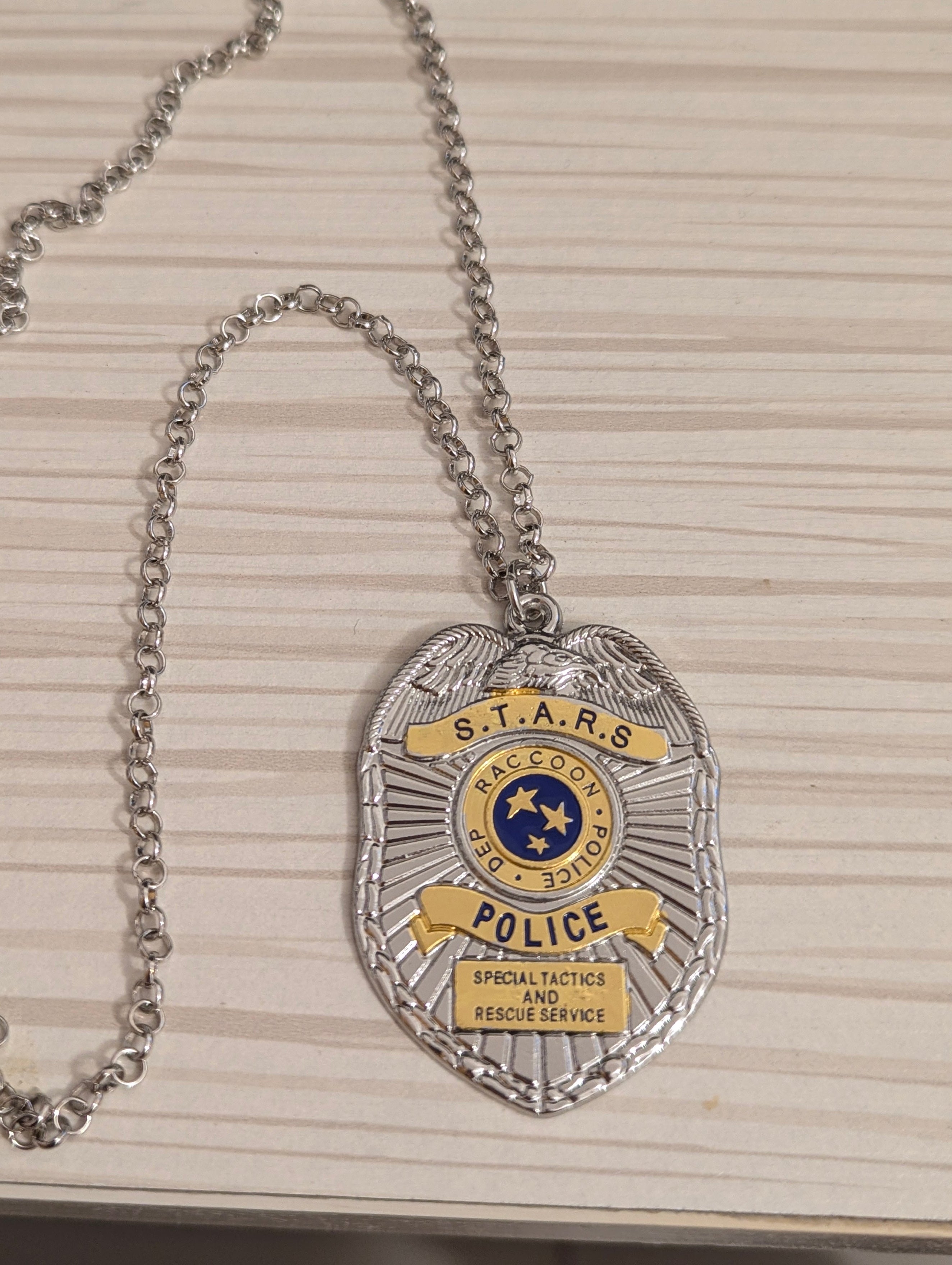 CHAINE Badge Police S.T.A.R.S Resident Evil  STARS