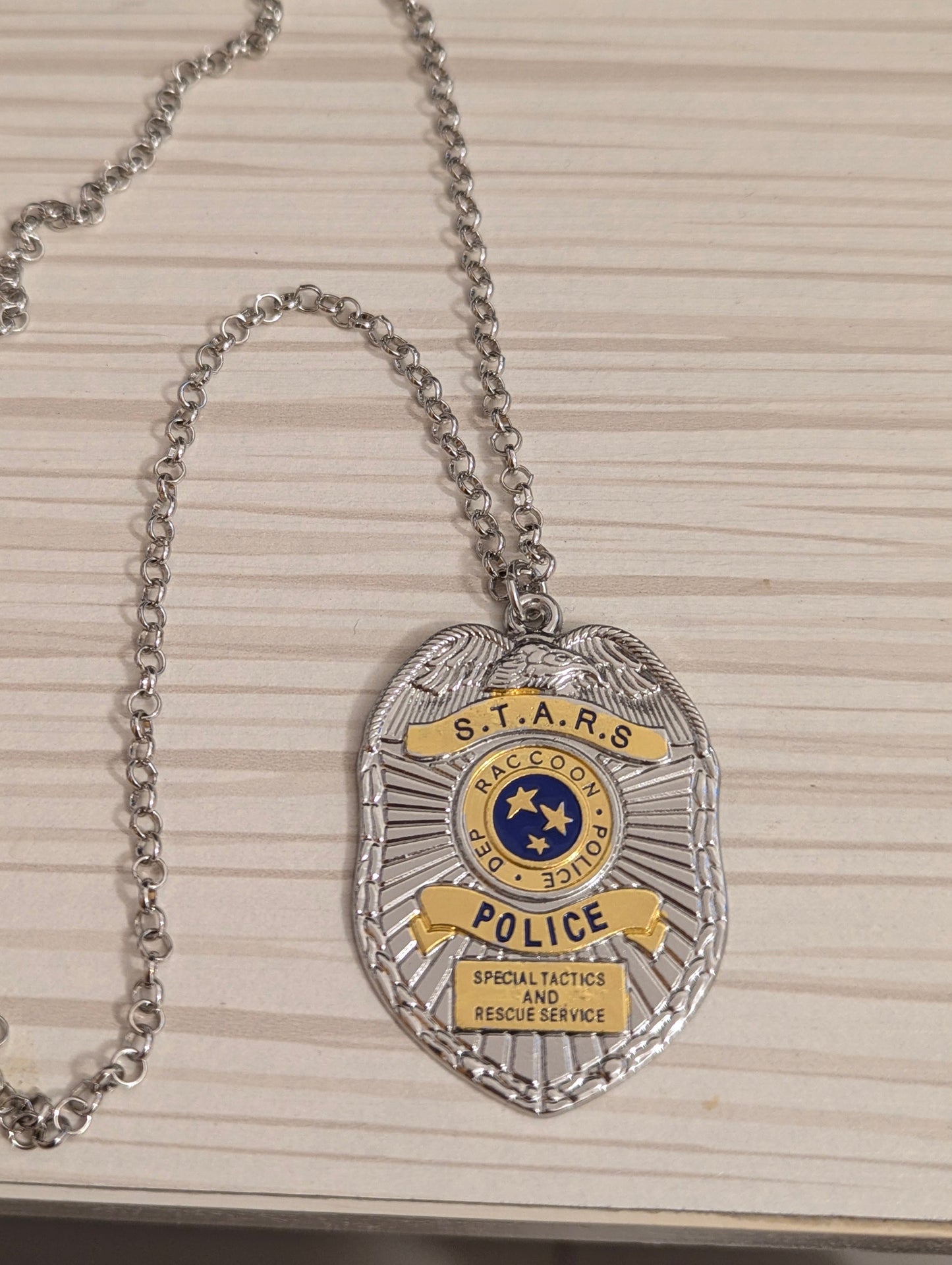 CHAINE Badge Police S.T.A.R.S Resident Evil  STARS