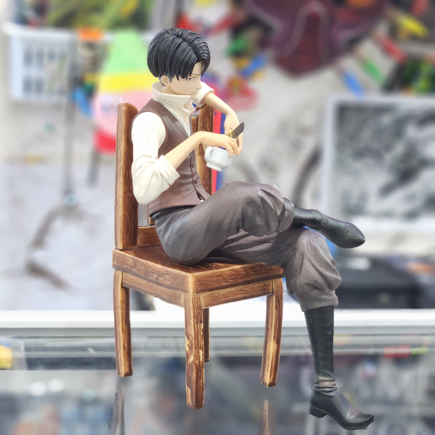 Figurine Levi 21 cm  - Attack On Titan