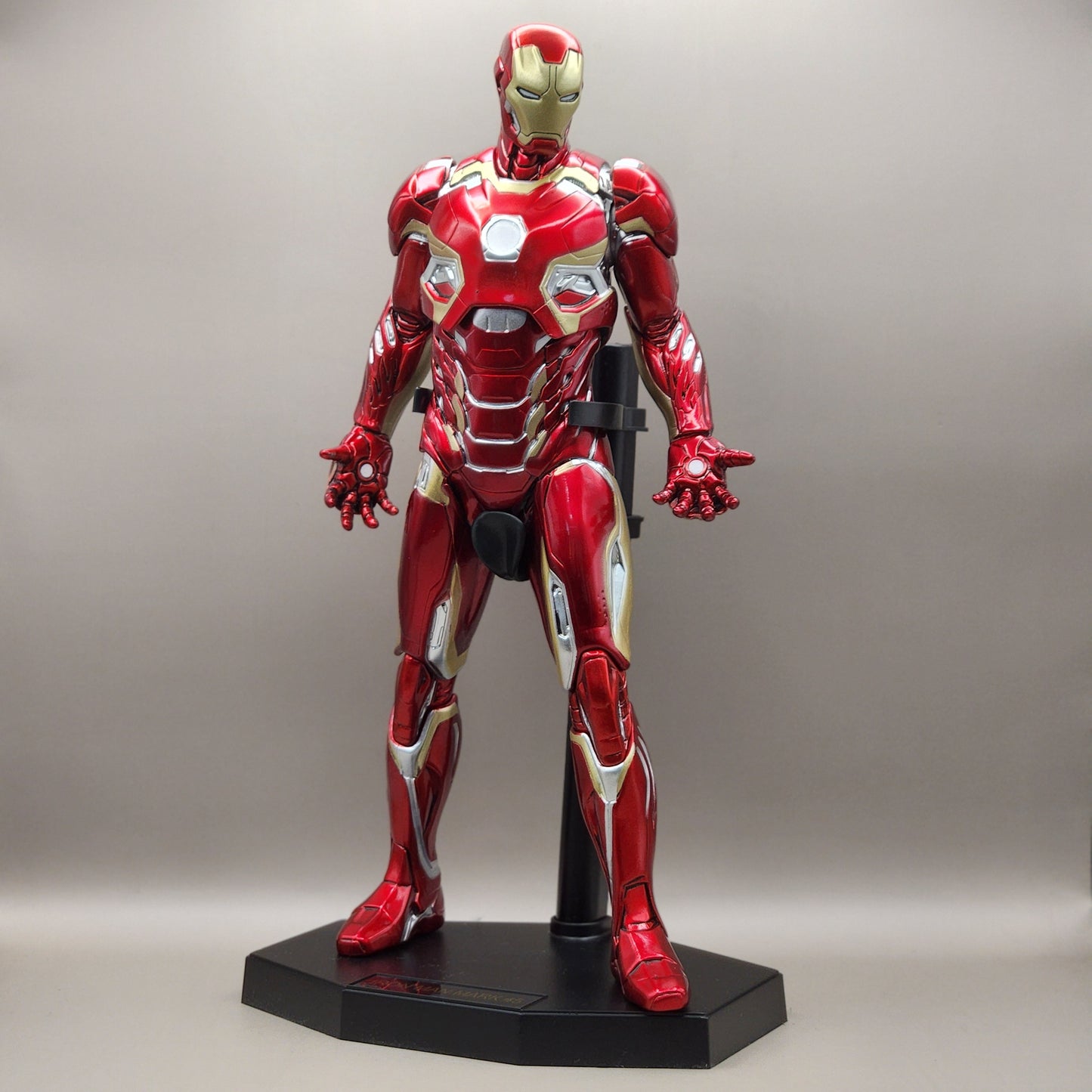 Figurine Iron Man -Mark 45- 32 cm