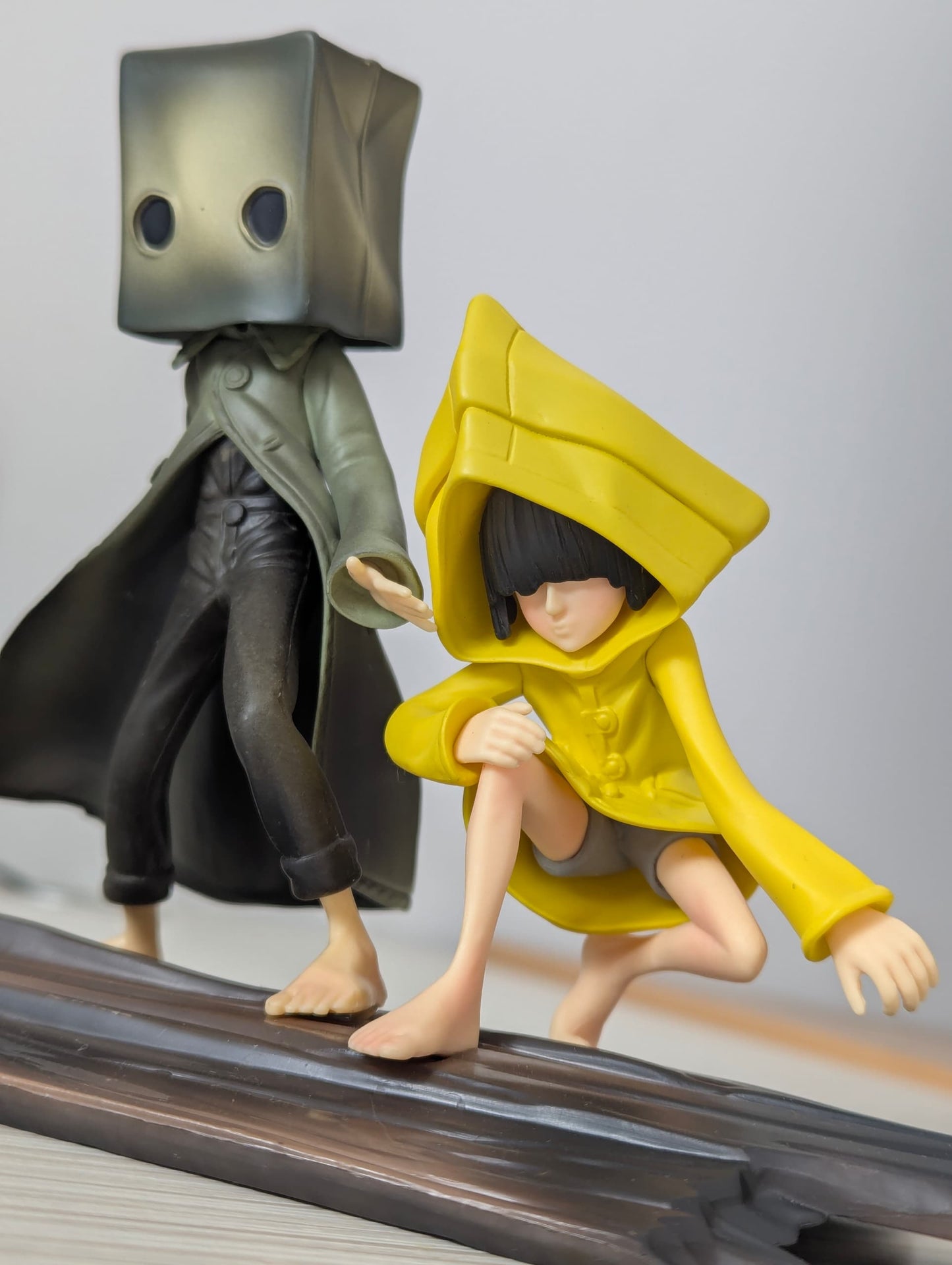 Figurine Little Nightmares 2  - MONO & SIX  (15 cm)