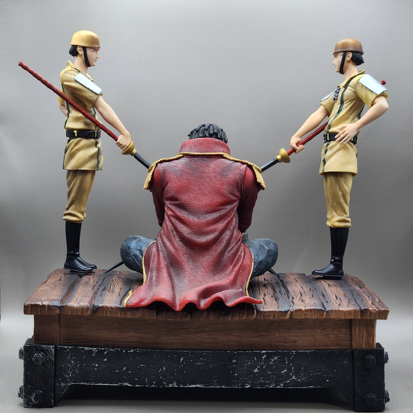 Figurine One Piece Gol D. Roger Execution (26 cm)