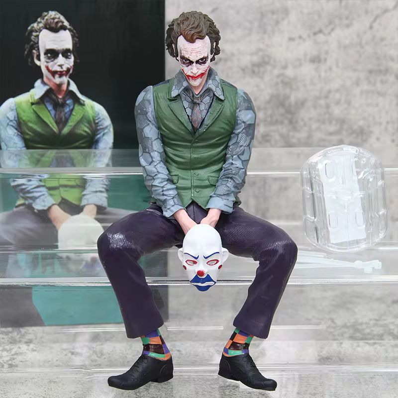 Figurine  joker assis (15 cm) petit model