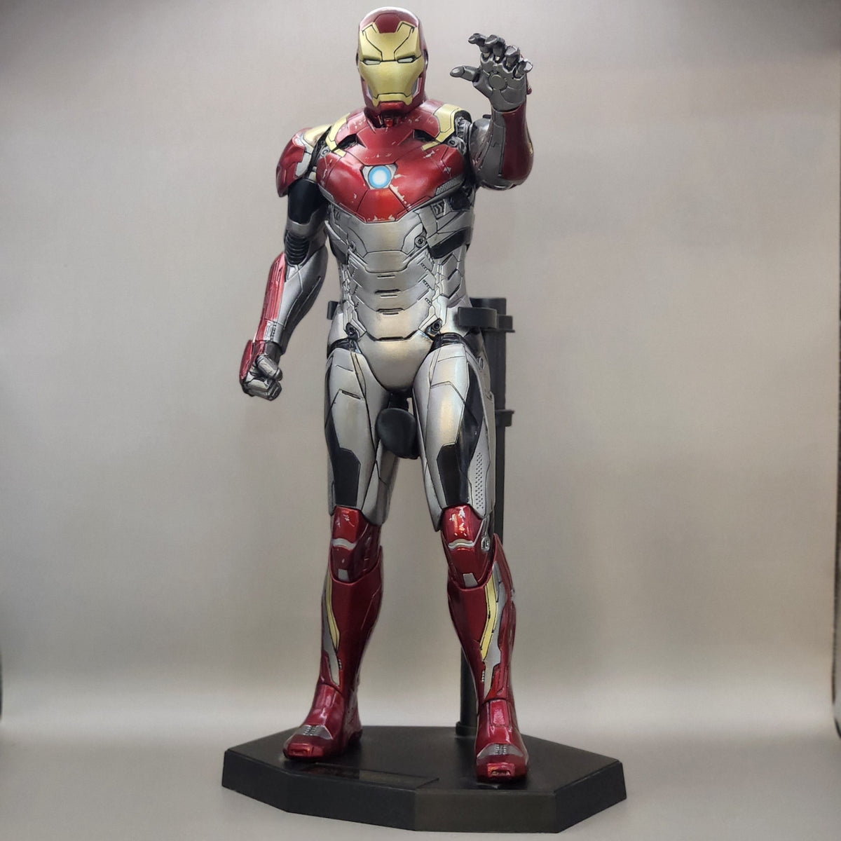 Figurine Iron Man Mark 47 32 cm