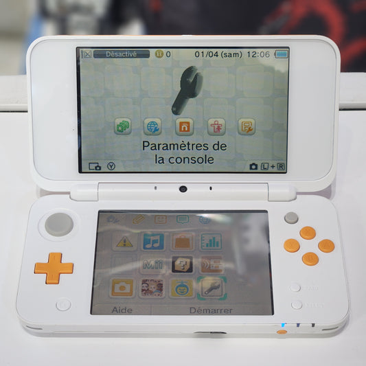 New 2DS XL White 32 GB flashe (Presque Neuf)