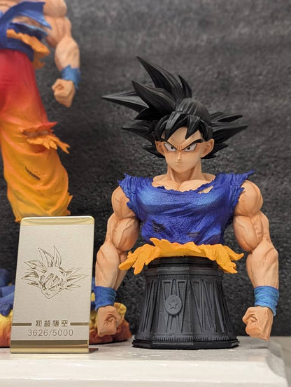 Figurine Goku SSJ + Buste  34 cm