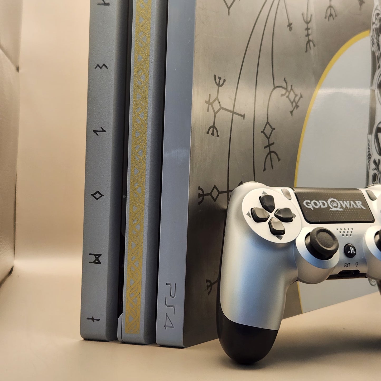 Console PlayStation 4/PS4 PRO Edition God Of War